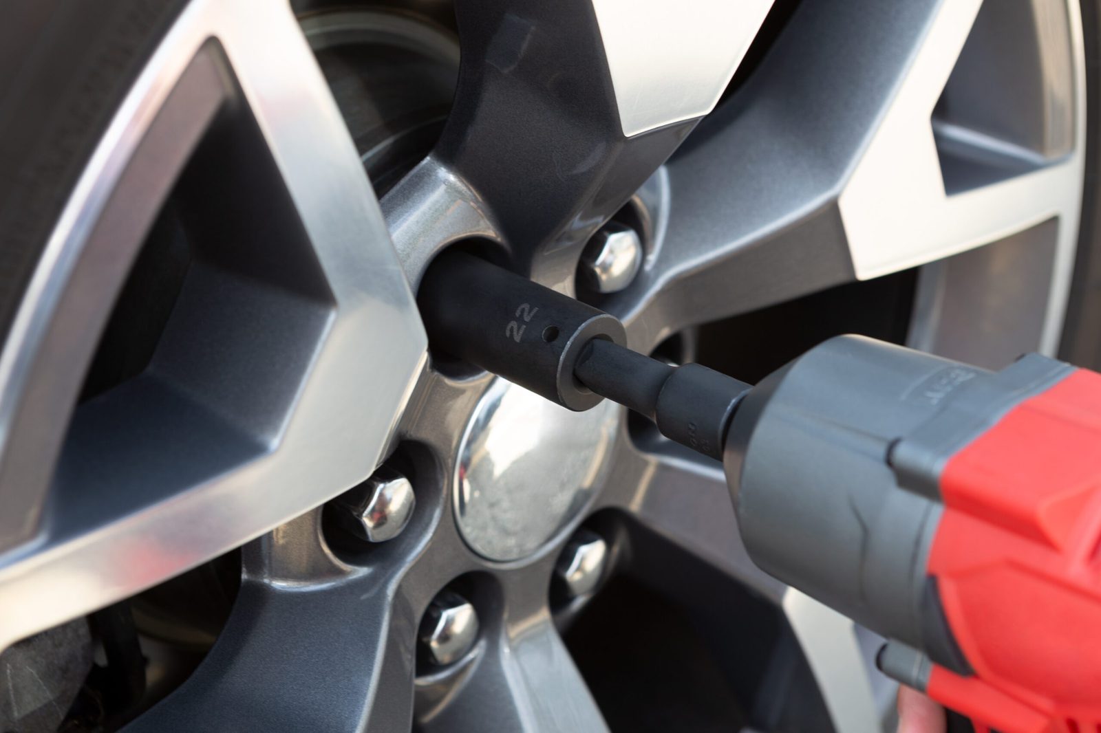 Werkstattarbeit in der Carworx Werkstatt Bergtheim